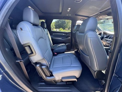 Used 2023 Buick Enclave Essence w/ Experience Buick Package FWD image 21