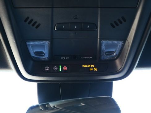 Used 2024 Cadillac XT4 Premium Luxury image 22