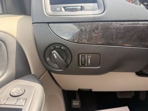 Used 2017 Dodge Grand Caravan SE w/ Power Window Group FWD image 17