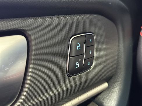 Used 2025 Ford Explorer ST image 38