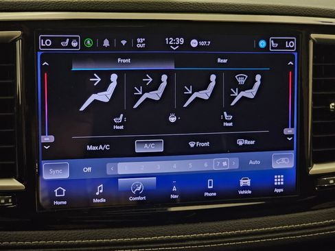 Used 2024 Chrysler Pacifica Limited FWD image 10