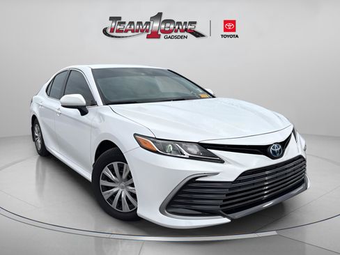 Used 2024 Toyota Camry LE image 1