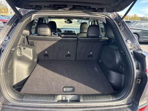 Used 2022 Jeep Cherokee Limited image 12