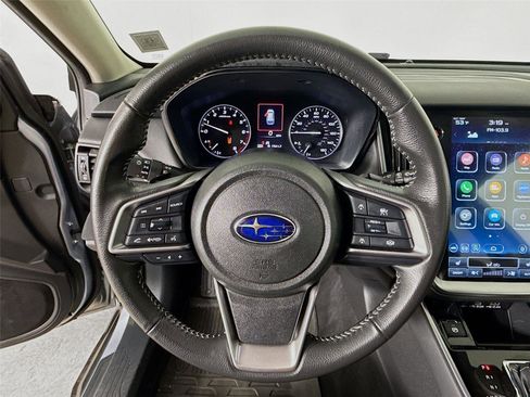 Used 2025 Subaru Outback Premium AWD/4WD image 4