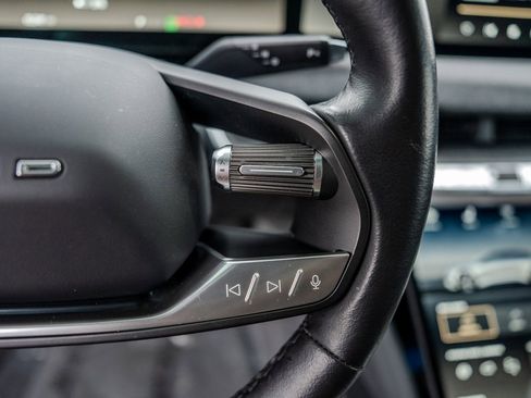 Used 2024 Lucid Air Touring image 7