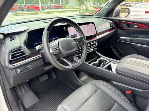 Used 2025 Chevrolet Traverse Z71 w/ Enhanced Driving Package AWD/4WD image 6