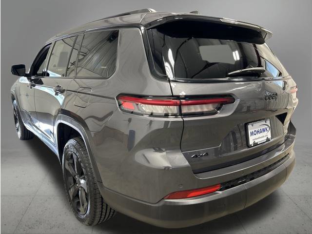 Used 2024 Jeep Grand Cherokee L Altitude AWD/4WD image 10
