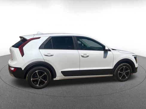 Used 2026 Kia Niro LX FWD image 16