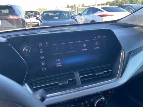 Used 2025 Chevrolet Trax LT image 21