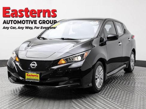 Used 2023 Nissan Leaf S image 1