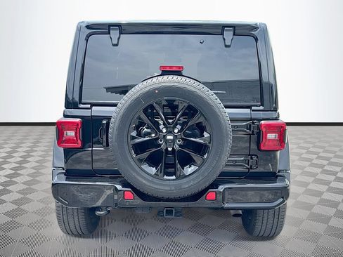 Used 2022 Jeep Wrangler Unlimited Sahara AWD/4WD image 7