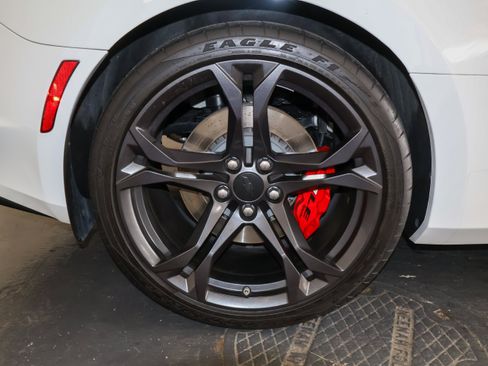 Used 2019 Chevrolet Camaro SS RWD image 34
