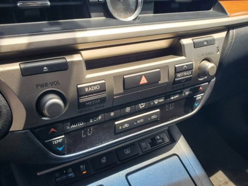 Used 2015 Lexus ES 300h w/ Navigation System Package FWD image 25