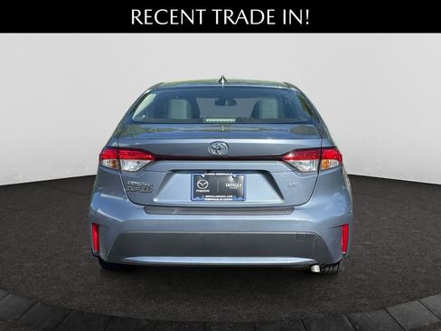 Used 2020 Toyota Corolla LE FWD image 3