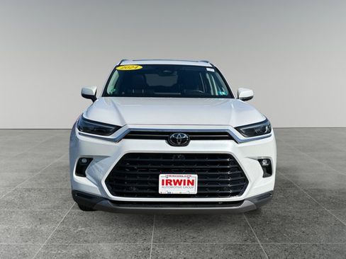 Used 2024 Toyota Grand Highlander AWD image 7
