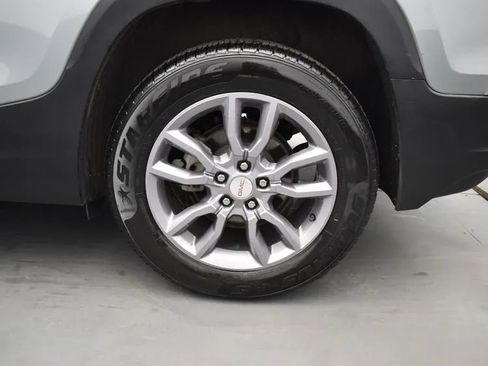 Used 2024 GMC Terrain SLT image 37