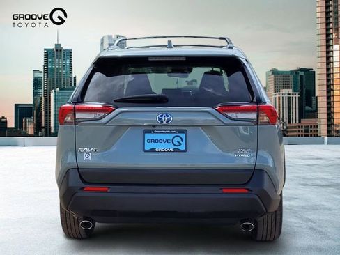 Used 2023 Toyota RAV4 XLE w/ Convenience Package AWD/4WD image 4