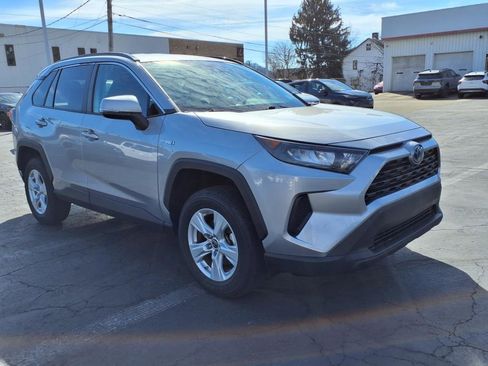 Used 2021 Toyota RAV4 LE image 5