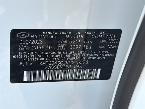 Used 2024 Genesis G80 2.5T image 32