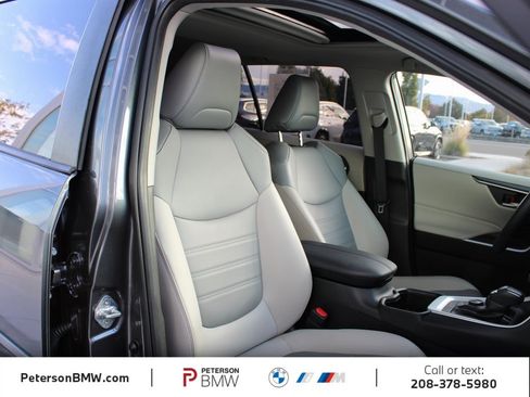 Used 2023 Toyota RAV4 XLE Premium image 33