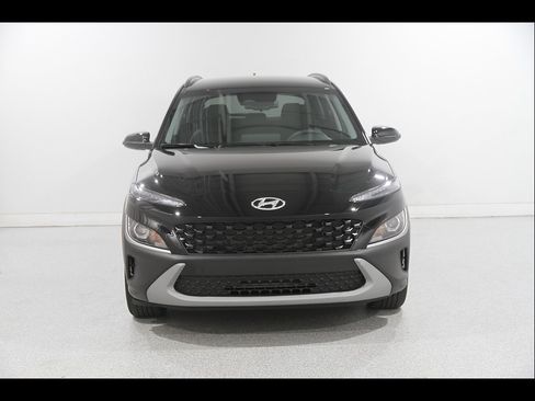 Certified 2023 Hyundai Kona SEL AWD/4WD image 2