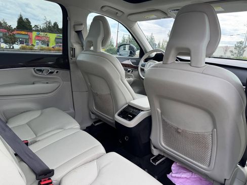 Used 2016 Volvo XC90 T6 Momentum w/ Momentum Plus Package image 22