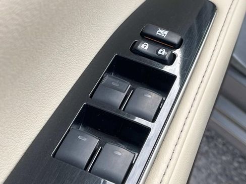 Used 2018 Lexus ES 350 w/ Navigation System Package image 29