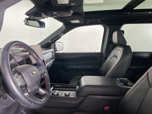 Used 2022 Ford Expedition Limited image 18