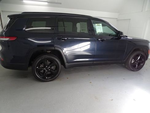 Certified 2024 Jeep Grand Cherokee L Limited w/ Luxury Tech Group II image 25