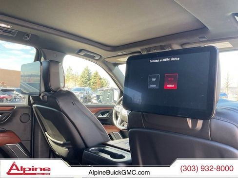 Used 2023 GMC Yukon Denali Ultimate image 17