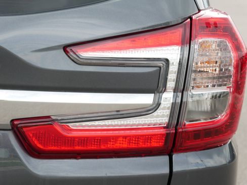 Used 2023 Subaru Ascent Touring AWD/4WD image 17