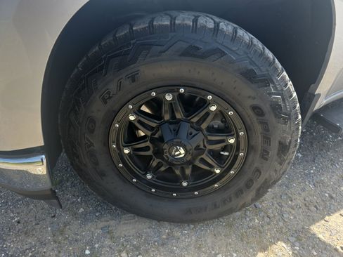 Used 2022 Chevrolet Silverado 1500 LT RWD image 10