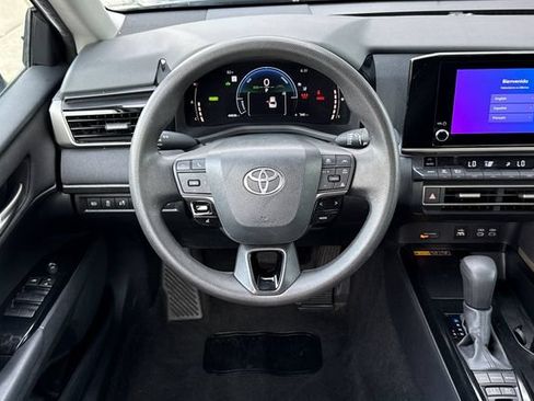 Used 2025 Toyota Camry LE FWD image 18