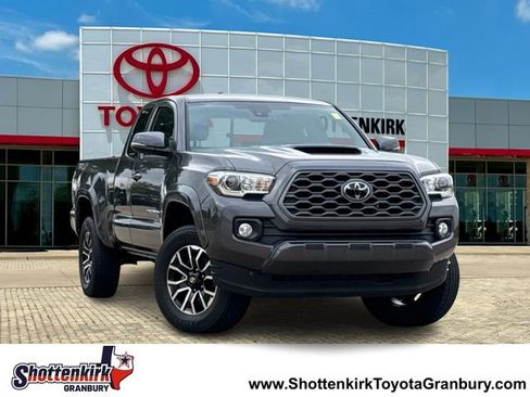 Used 2022 Toyota Tacoma TRD Sport w/ TRD Premium Sport Package AWD/4WD image 1