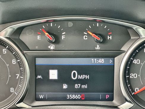 Certified 2024 GMC Terrain SLT w/ Infotainment Package II image 12