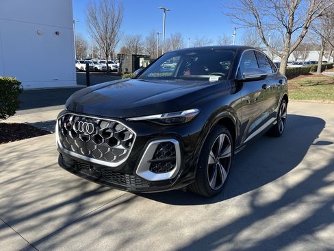Certified 2025 Audi SQ5 Prestige image 5