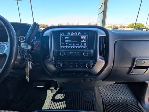 Used 2018 Chevrolet Silverado 1500 LT AWD/4WD image 10