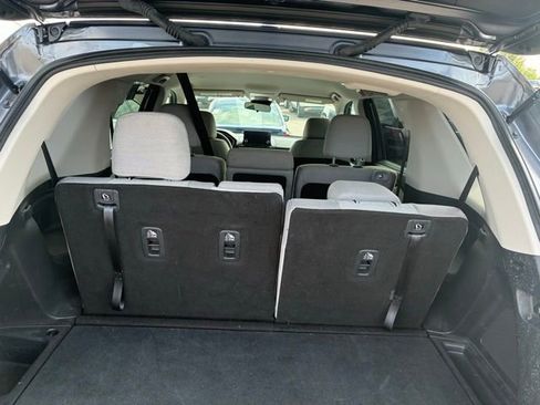 Used 2023 Honda Pilot LX image 8