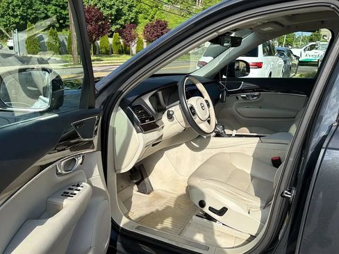 Used 2016 Volvo XC90 T6 Momentum w/ Momentum Plus Package AWD/4WD image 22