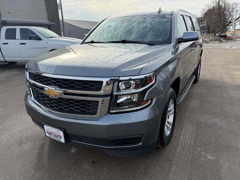 Used 2020 Chevrolet Suburban LT image 12