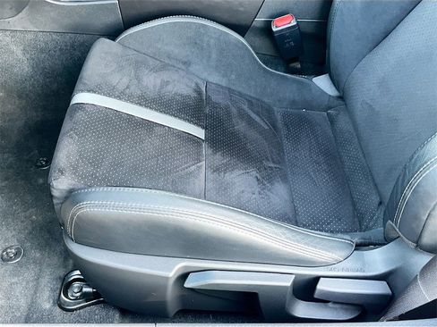 Used 2025 Toyota GR86 Premium image 18