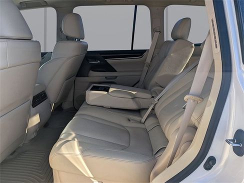 Used 2018 Lexus LX 570 4WD image 12