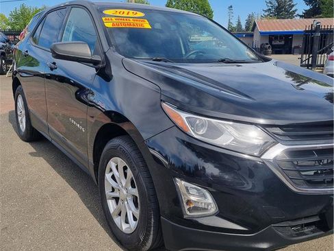 Used 2019 Chevrolet Equinox LS FWD image 9