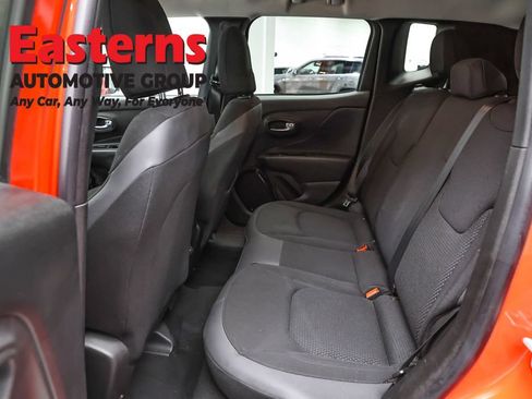 Used 2018 Jeep Renegade Altitude AWD/4WD image 22