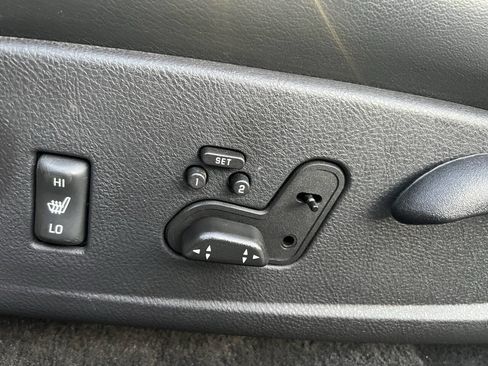 Used 2004 Chevrolet SSR w/ Preferred Equipment Group image 36