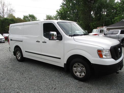 Used 2018 Nissan NV 2500 SV RWD image 6