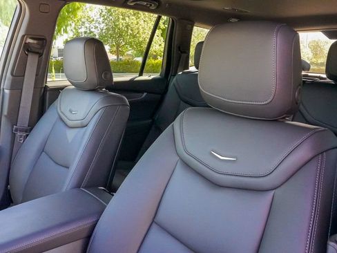 Certified 2025 Cadillac XT6 Luxury FWD image 21