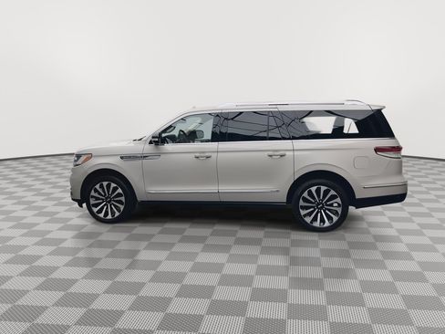 Used 2023 Lincoln Navigator L Reserve AWD/4WD image 41