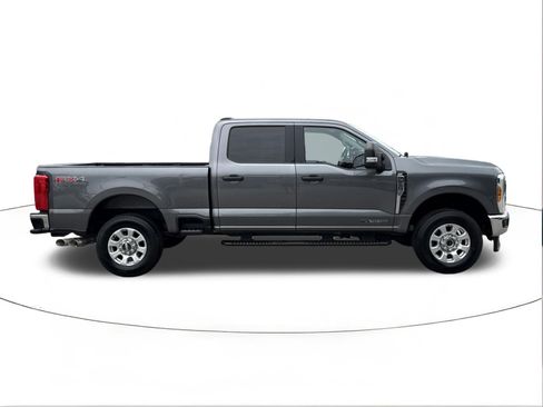 Used 2024 Ford F250 XLT w/ FX4 Off-Road Package AWD/4WD image 2