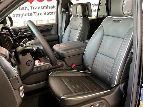 Used 2025 GMC Yukon AT4 Ultimate AWD/4WD image 3